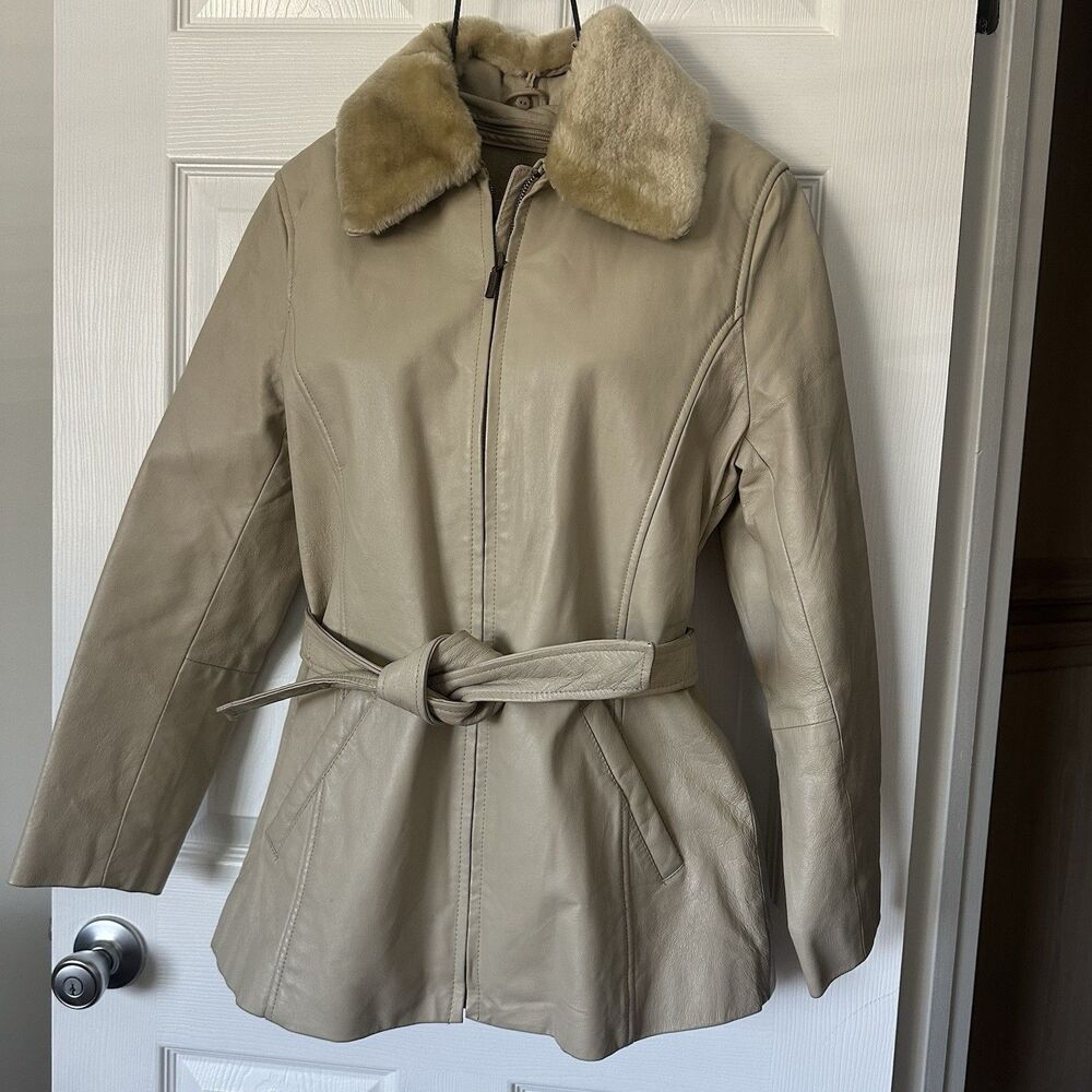 ⁠Sergio Vadducci Vintage Beige Leather Belted Jacket Detachable Fur Collar Small